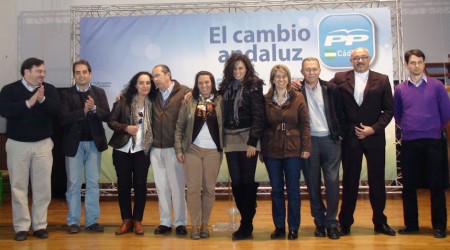 Participantes en el mitin del PP en El Gastor.