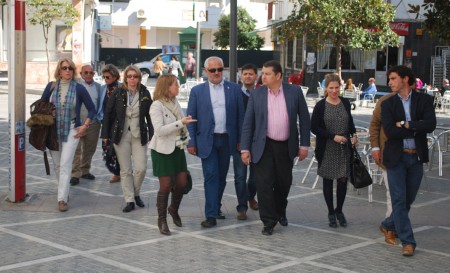 Antonio Sanz y otros dirigentes del PP, en Ubrique.