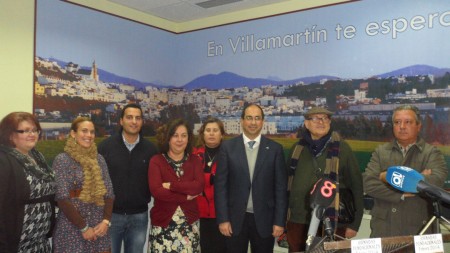 El alcalde de Villamartín y acompañantes, en la presentación de las jornadas fundacionales.