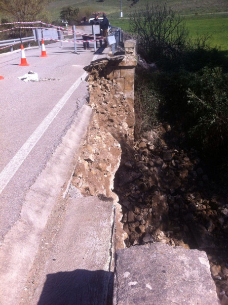 Carretera Algar-Puerto Galis cuando fue cortada al tráfico.