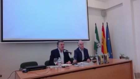 Comunicación de Antonio Morales Benítez, presentado por Fernando Sígler Silvera.