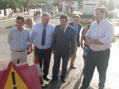 El presidente de la Diputación y el alcalde de Arcos visitan la zona afectada.