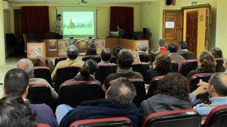 Asistentes a la conferencia de Jesús Román Román.