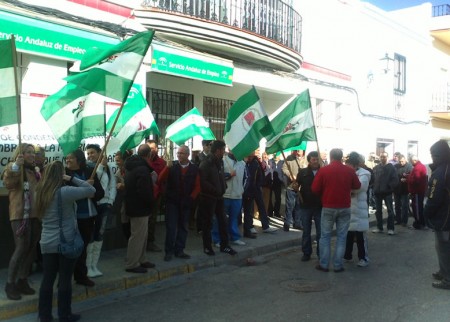 Concentración en Puerto Serrano.