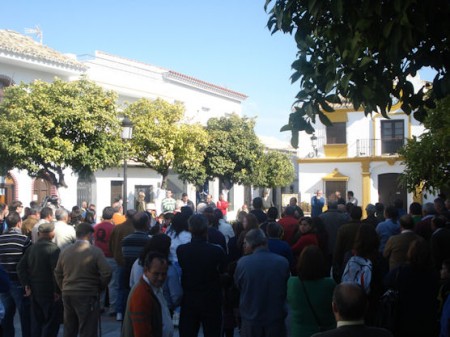 Concentración a las puertas del Ayuntamiento.