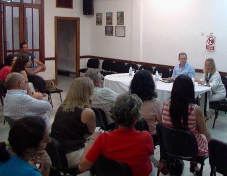 Reunión de miembros del PP de la comarca en Villamartín con la diputada Felicidad Rodríguez.