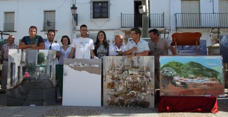 La alcaldesa, María José Lara, con algunos participantes.