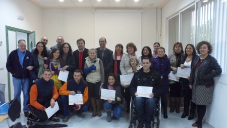 Participantes en el acto de entrega de diplomas.