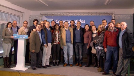 Representantes del PP, en el congreso local de El Bosque.