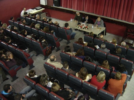 Asistentes a la conferencia. Asistentes a la conferencia.