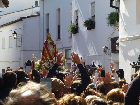 Fervor alegre por San Blas.