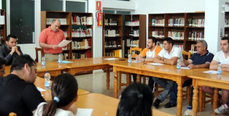 Una reunión del alcalde con los vecinos afectados.