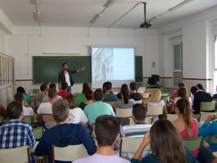 Participantes en la charla.