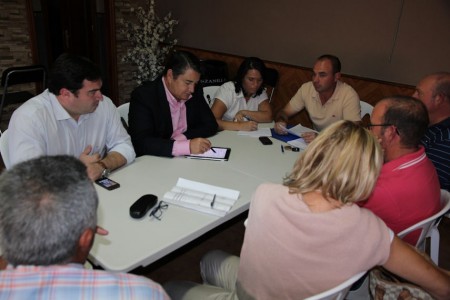 Reunión de Antonio Sanz con miembros del Partido Popular de Torre Alháquime.