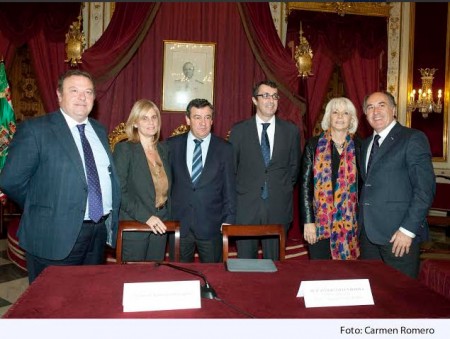 Participantes en el acto de presentación.