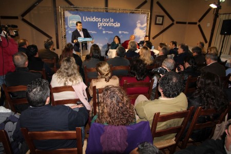 Asistentes al congreso local del PP de El Bosque.