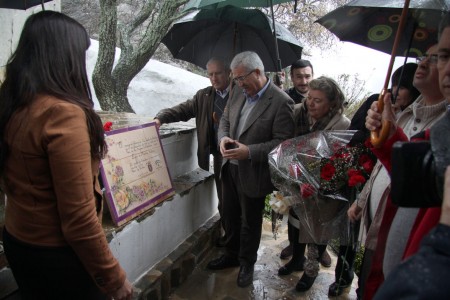 Dirigentes socialistas, en el homenaje a las '17 rosas' de Grazalema.