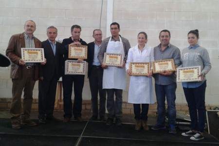 Premiados, con el alcalde, Alfonso Moscoso, y el dipuado provincial Eduardo Párraga.