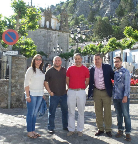 Antonio Sanz mostró su apoyo al candidato del PP a la alcaldía de Grazalema.