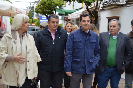 Juan Manuel Moreno Bonilla, con otros dirigentes del PP, en Prado del Rey.