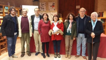 El alcalde y la concejala de Cultura, con los autores locales, en la inauguración de la Feria del Libro de Bornos.