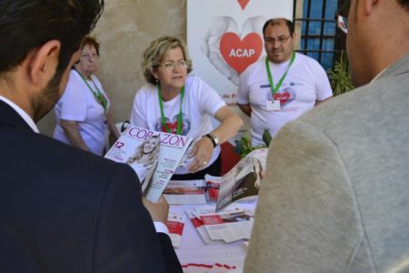 Expositor de una de las asociaciones participantes.