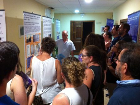 Inauguración de la exposición de la Asociación Papeles de Historia en el Ayuntamiento de El Bosque, presentada por Fernando Sígler.