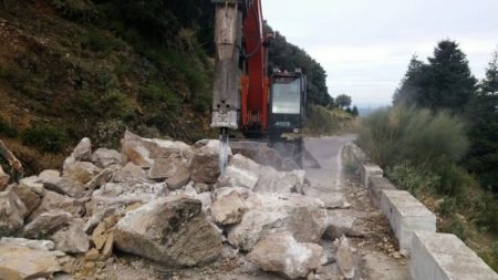 Maquinaria para la retirada de rocas.