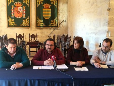 Los alcaldes de la Sierra de IU (Alcalá del Valle, Bornos y Espera) y el coordinador provincial de IU.