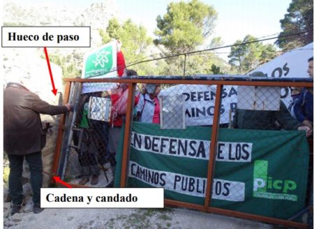 Estado de la cancela tras el paso de un grupo de senderista y localización del cierre con cadena y candado.