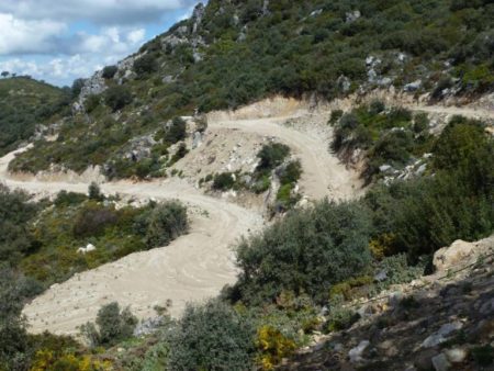 Impacto de las pistas forestales apoyadas por ASAJA en el Parque Natural Sierra de Grazalema, según los ecologistas.