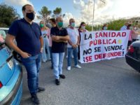 Cargos públicos de Izquierda Unida de la Sierra, en la protesta.