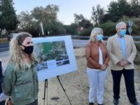 Ana Mestre y otros participantes en la presentación del proyecto de obra.