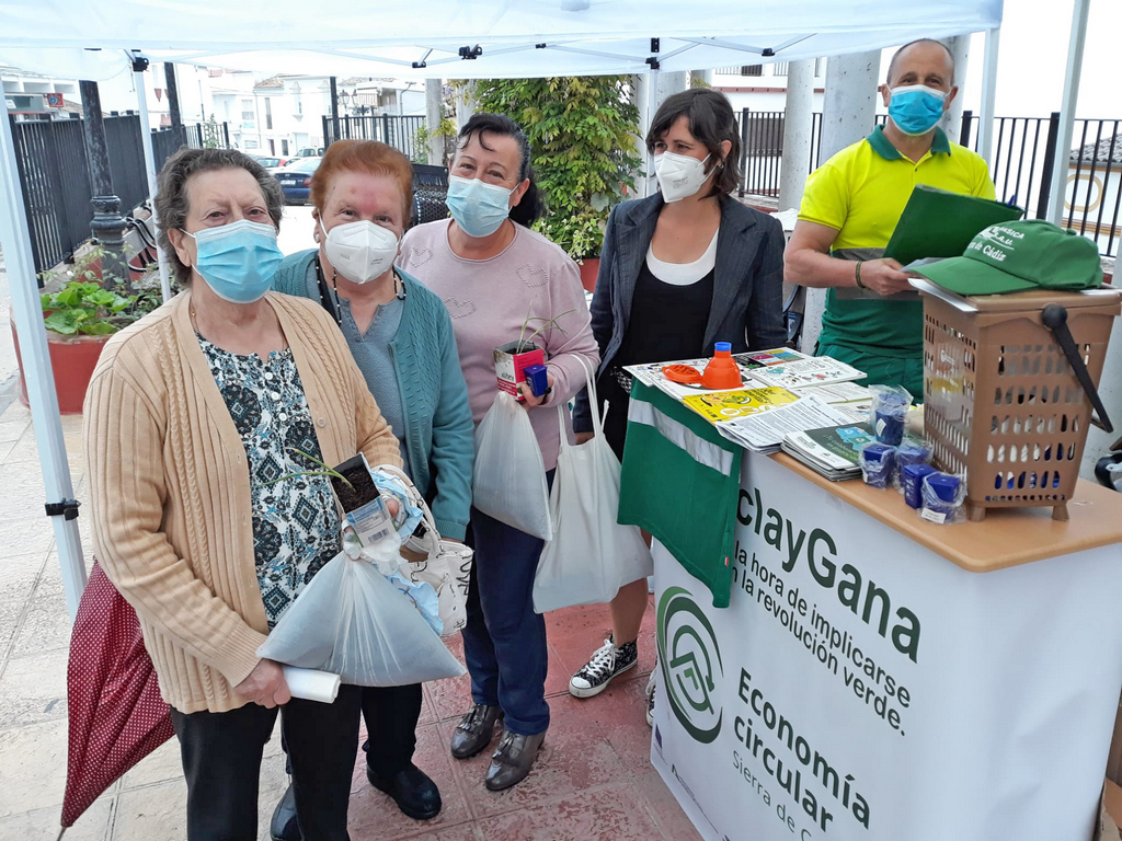 Un centenar de macetas en el proyecto Economía Circular en Torre Alháquime