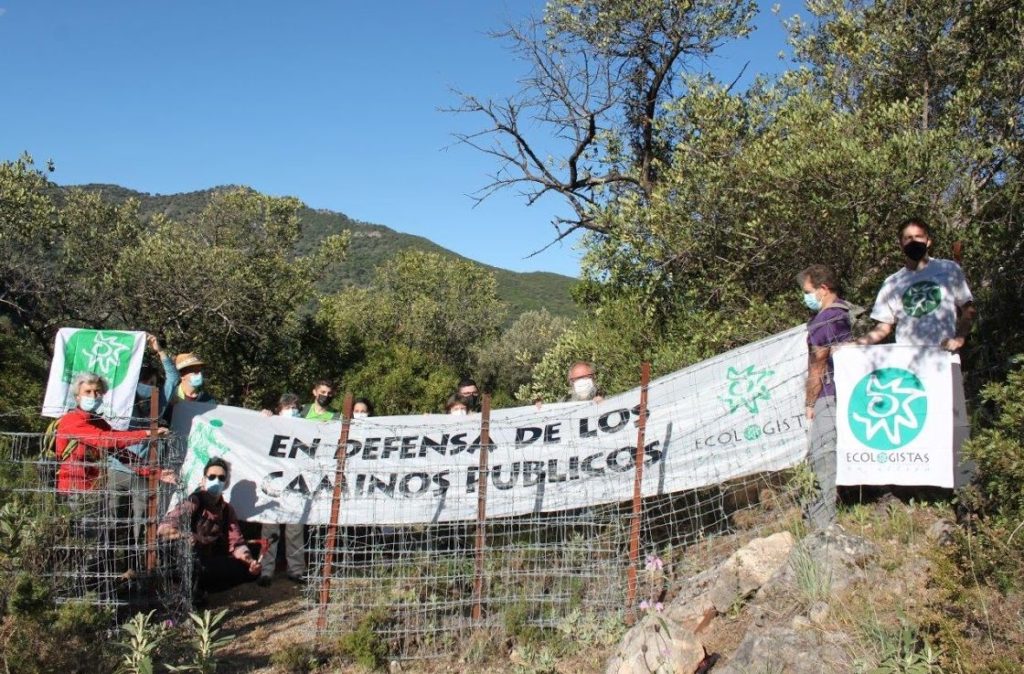 Protesta de Ecologistas en Acción en defensa de los caminos públicos.