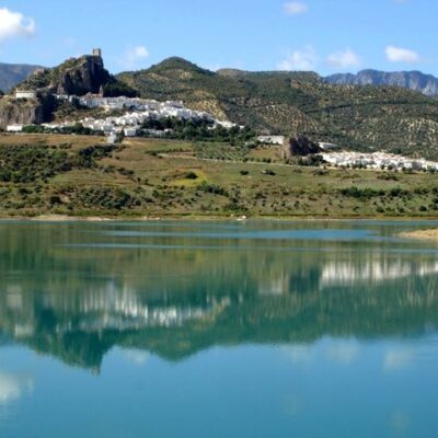 Zahara de la Sierra, declarado municipio turístico de Andalucía