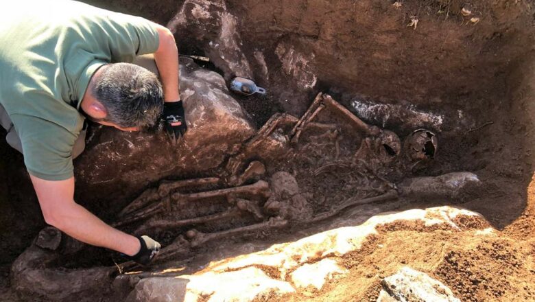 Recuperados los restos de dos vecinos de Grazalema asesinados en 1936 y enterrados en una fosa de Benaocaz