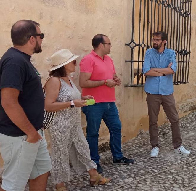 José Luis Bueno, junto a Hugo Palomares y concejales de IU Bornos