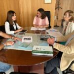 La alcaldesa de Espera expone sus demandas a la delegada territorial de Fomento y Vivienda