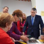 El consejero Antonio Sanz inaugura el Punto Vuela Guadalinfo de Zahara