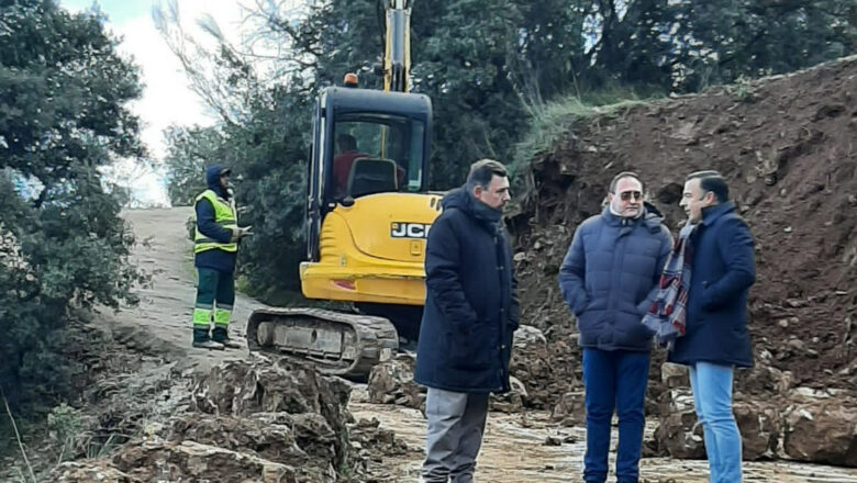 Trabajos de mejora en un camino de El Gastor