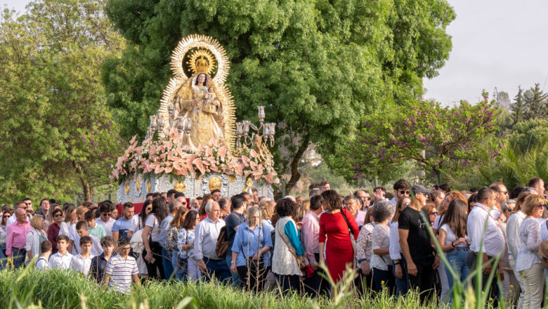Procesión de la Virgen de los Remedios en Olvera para interceder ante la sequía