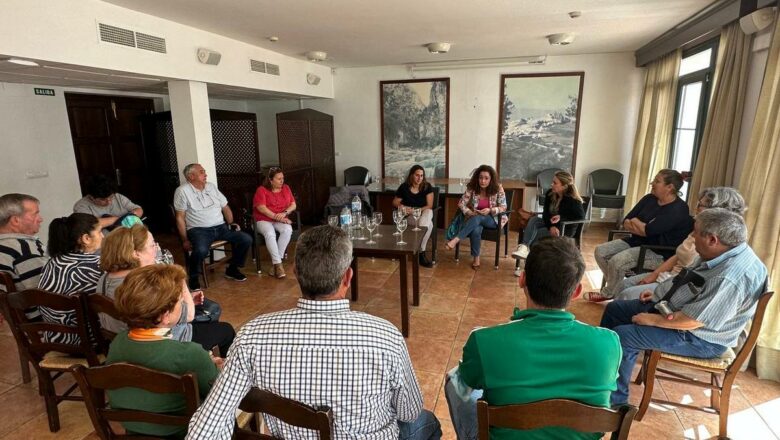 La parlamentaria Inmaculada Nieto dice que un gobierno local de IU en Olvera acabaría con la parálisis de proyectos importantes para las familias