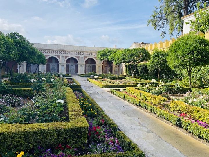 Jardines del castillo-palacio de los Ribera de Bornos.