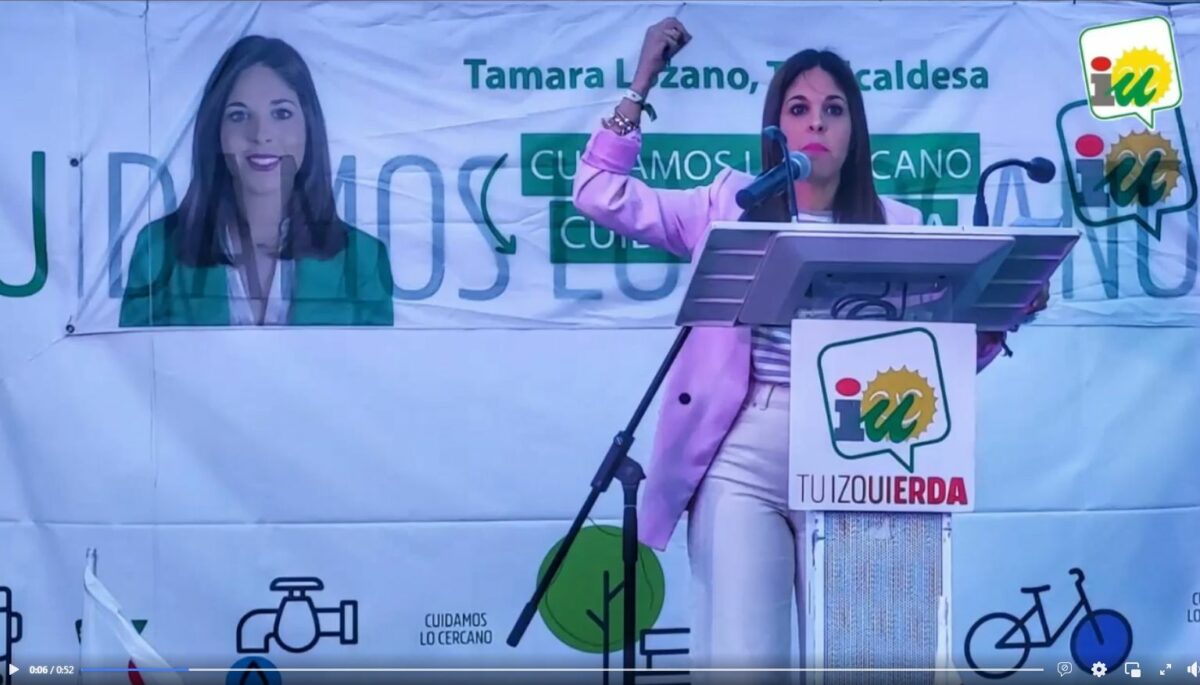 La alcaldesa y candidata a la reelección por IU, Tamara Lozano, durante su intervención.