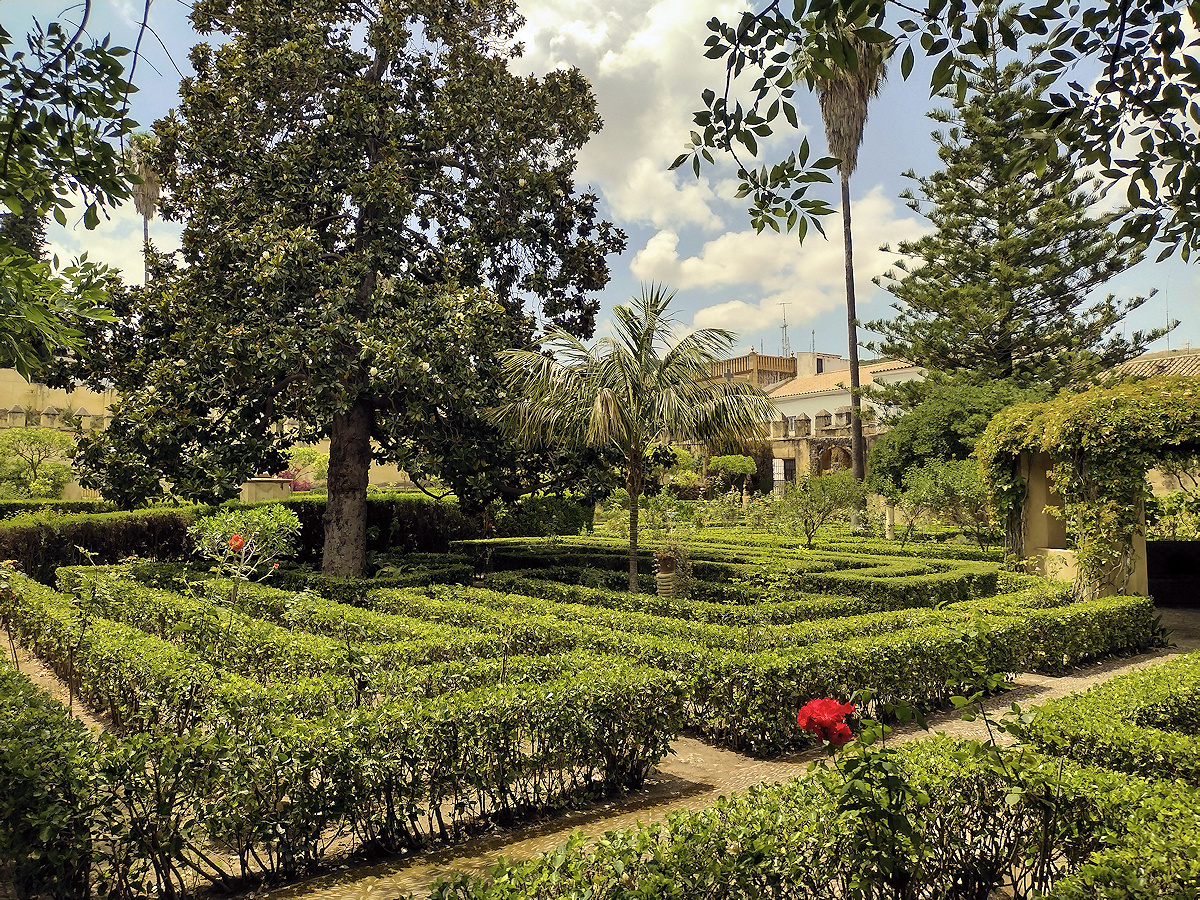 Jardines del castillo-palacio de los Ribera de Bornos.