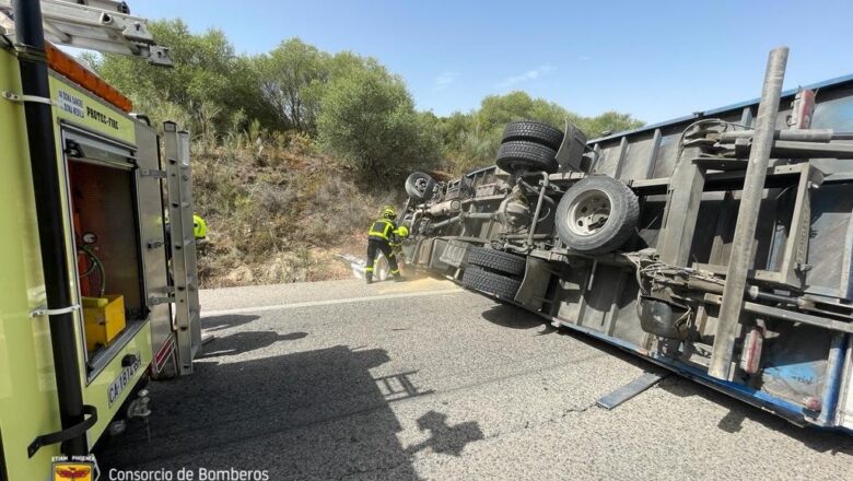 Dos heridos en un accidente de tráfico en la carretera A-384