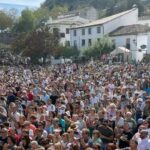 Multitudinaria asistencia a la recreación histórica Sangre y amor en la Sierra, en Grazalema
