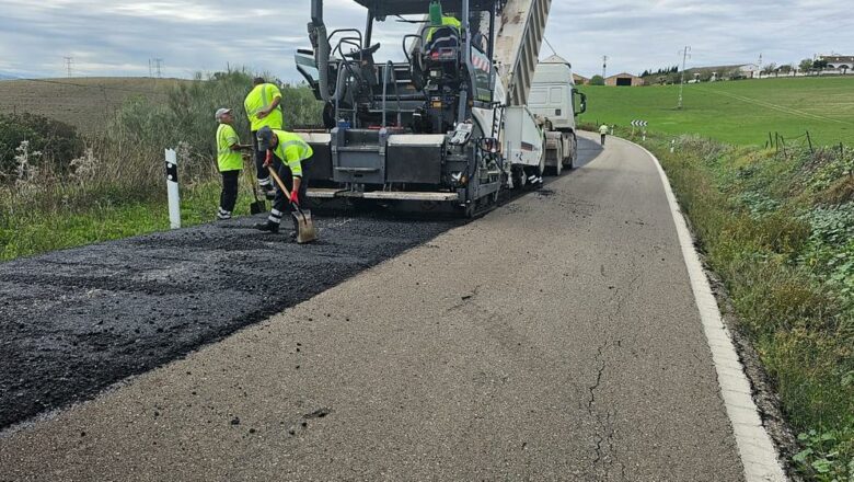 Obras de mejora del firme de un tramo de la carretera A-389 en Arcos