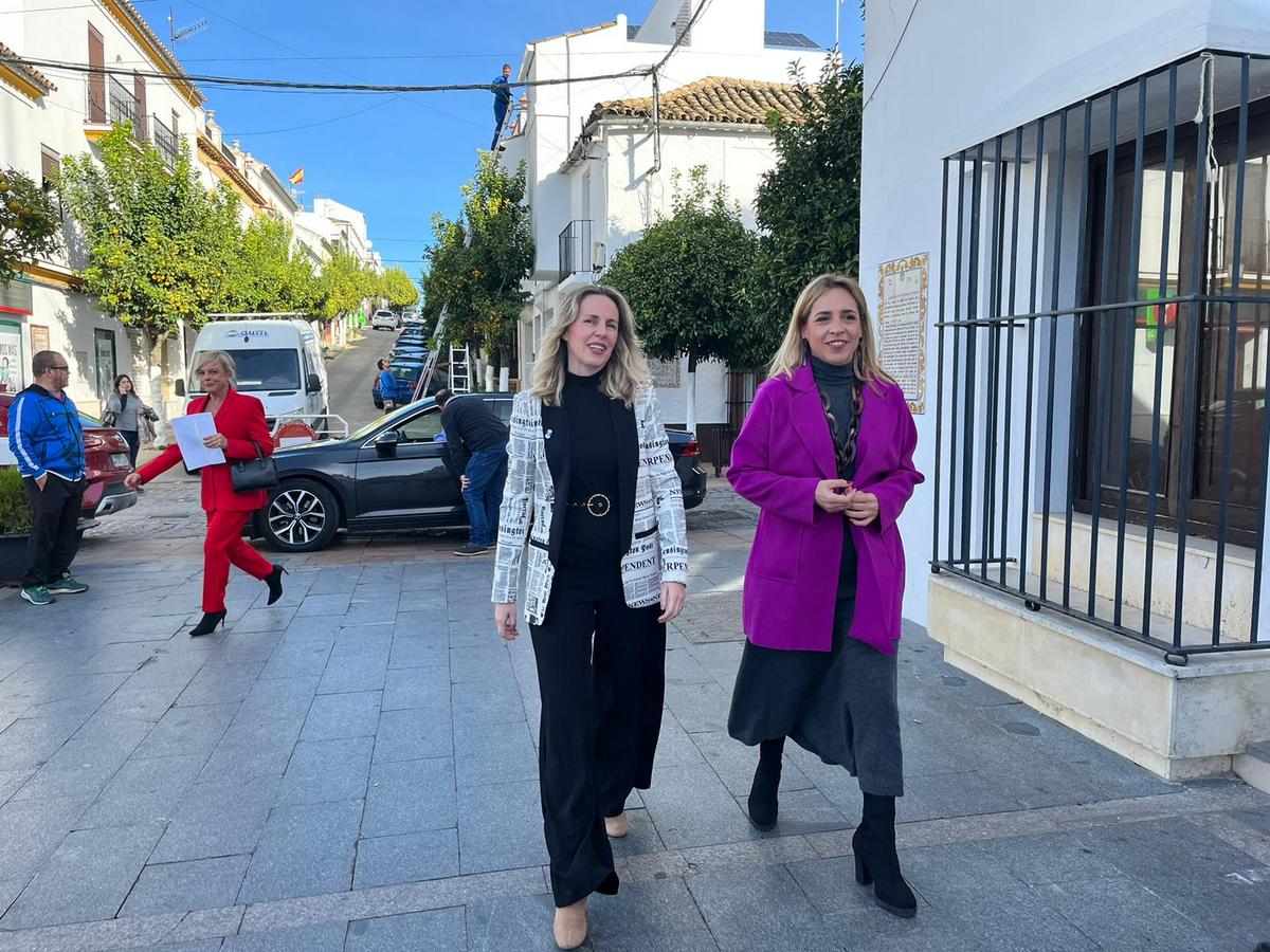 Almudena Martinez, con Vanesa Beltran.